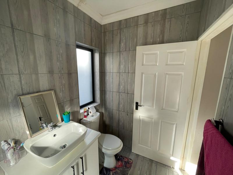 3 Bedroom Property for Sale in Parsonsvlei Eastern Cape
